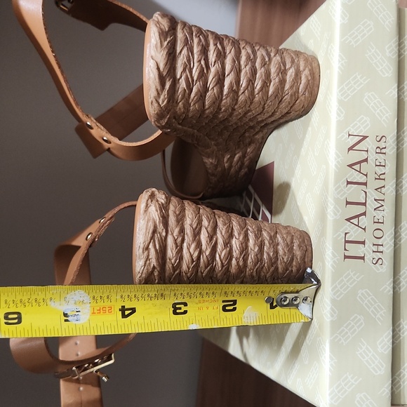 Italian shoe makers platform brown sandal size 7. NEW WITH BOX - Picture 5 of 9